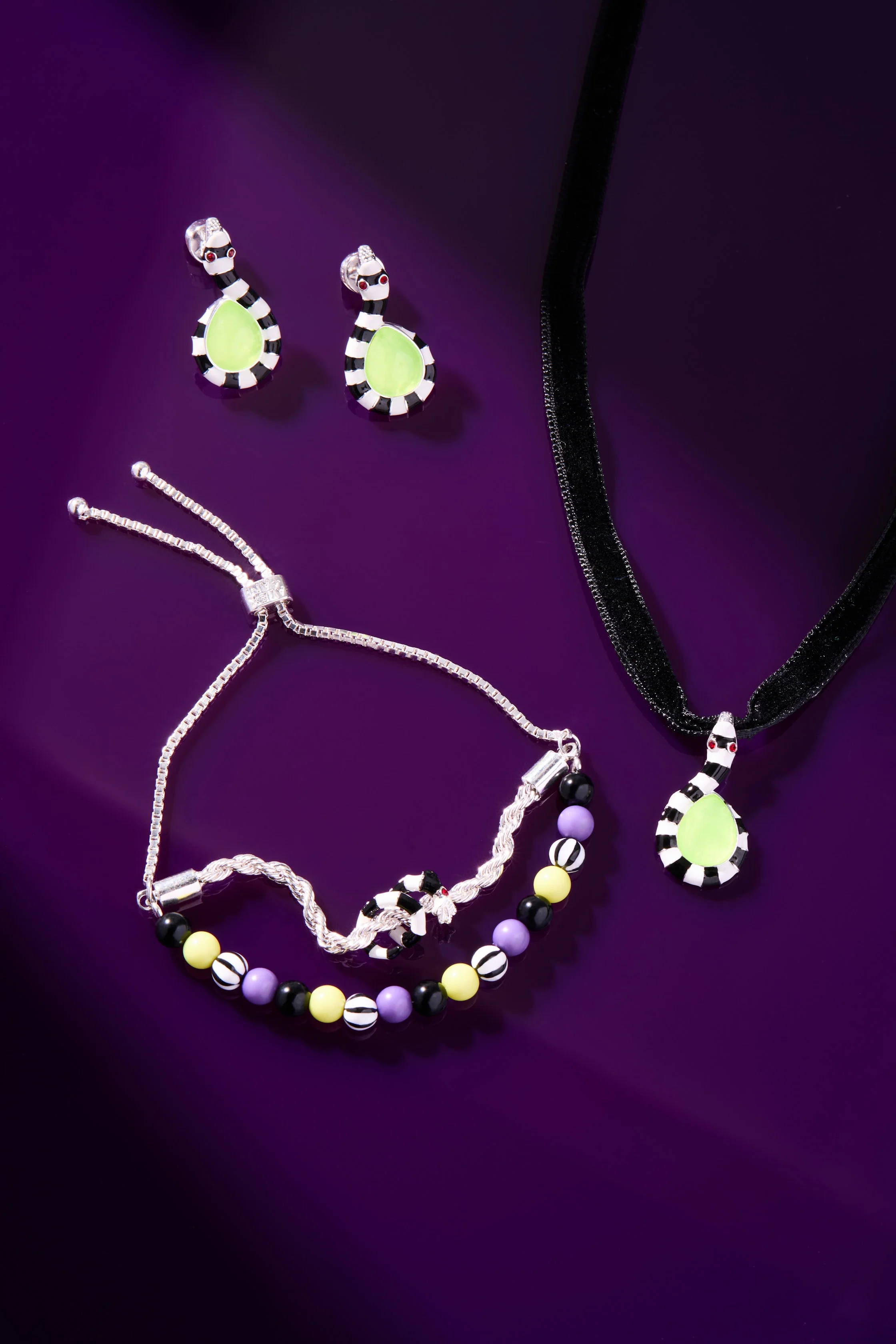 BEETLEJUICE™ Sandworm Pendant Adjustable Ribbon Choker Necklace - Image 8
