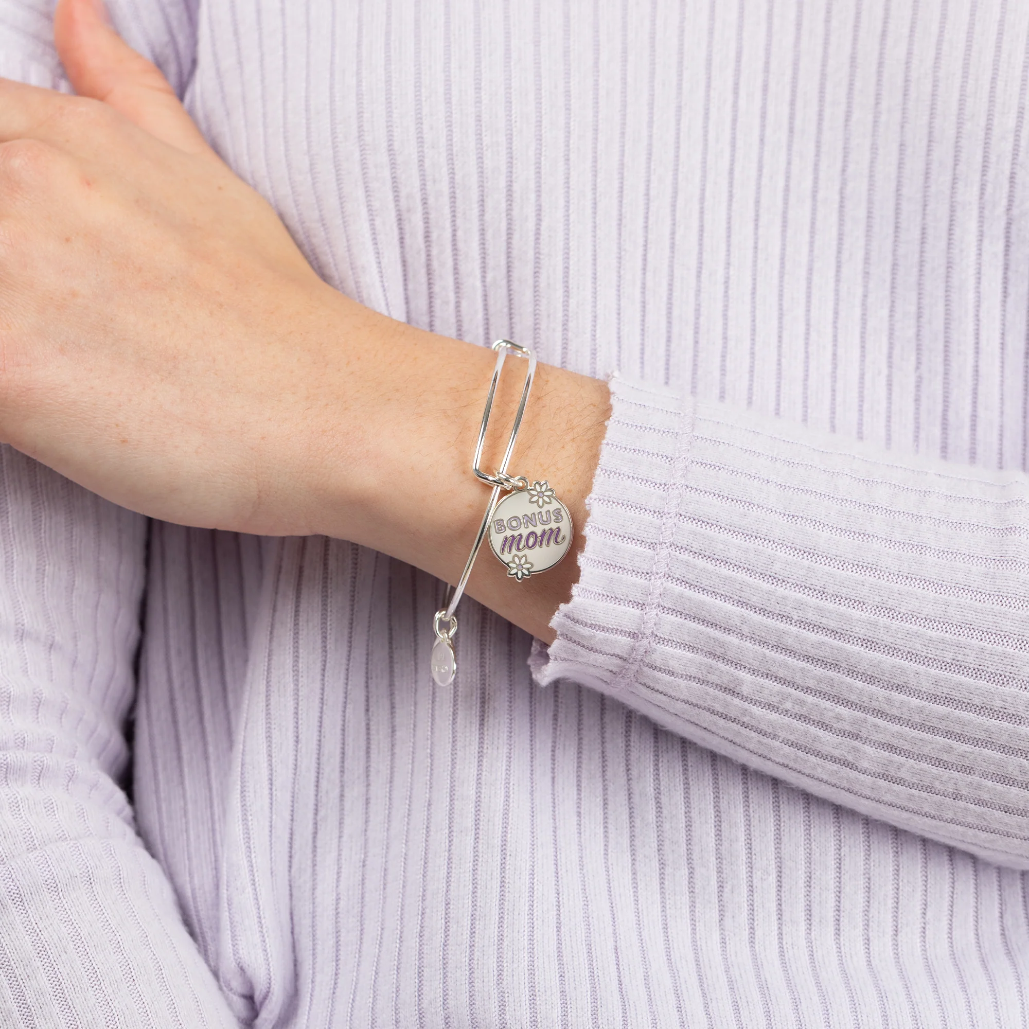 'Bonus Mom' Charm Bangle - Image 3