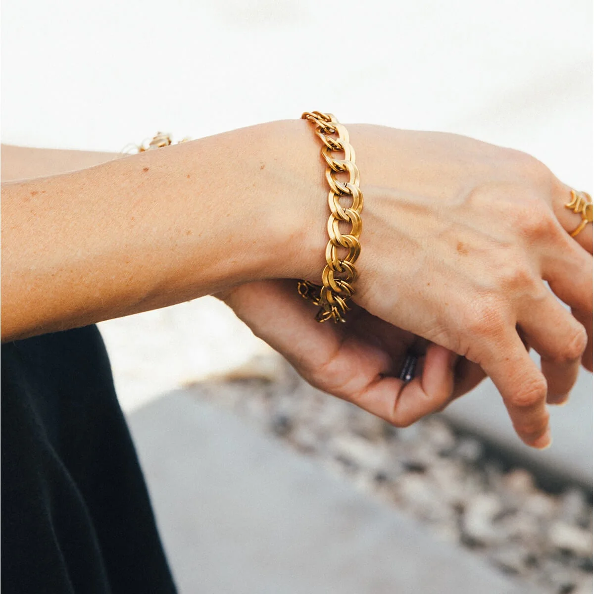 Chain Twist Magnetic Bracelet - Image 3
