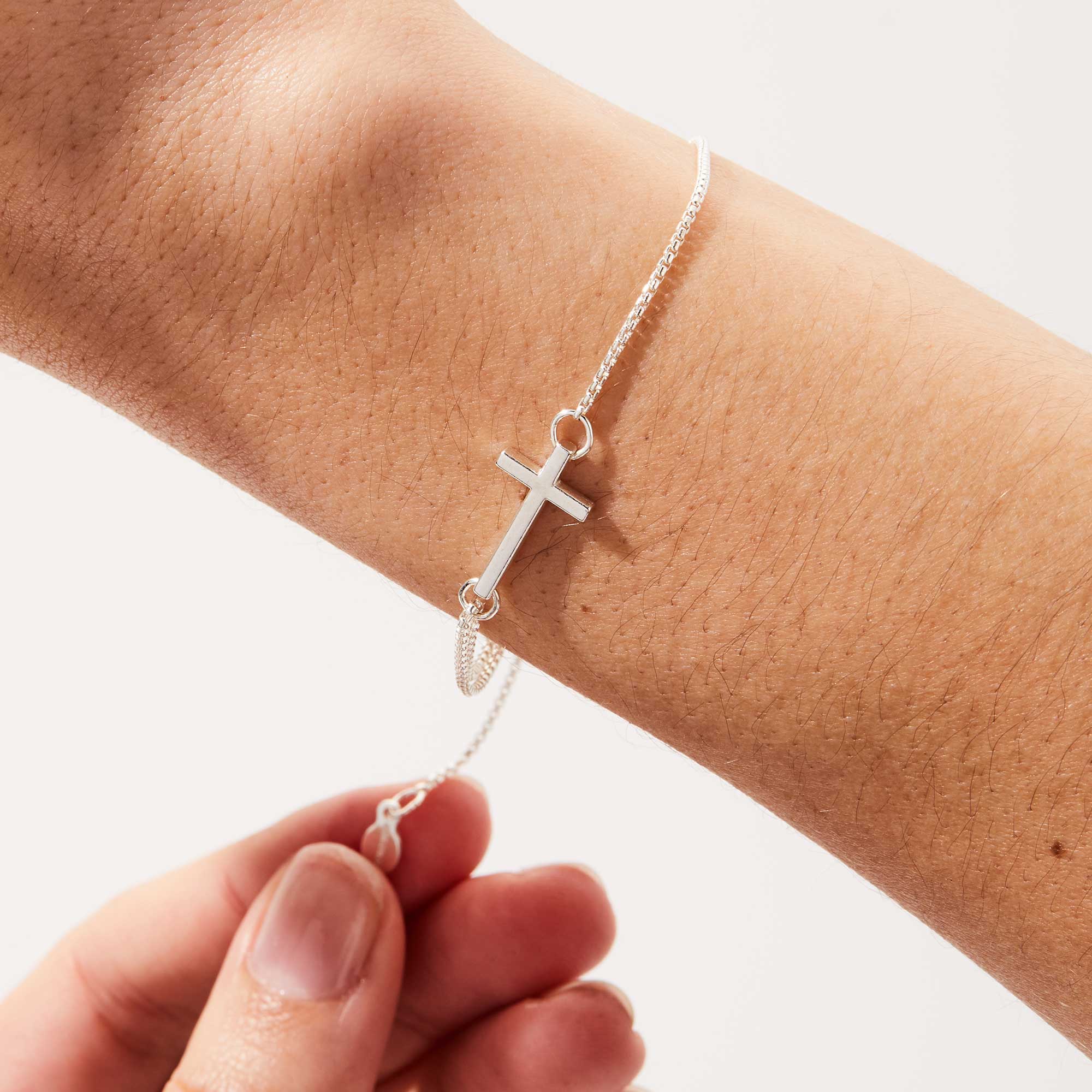 Pull Chain Cross Bracelet - Image 3