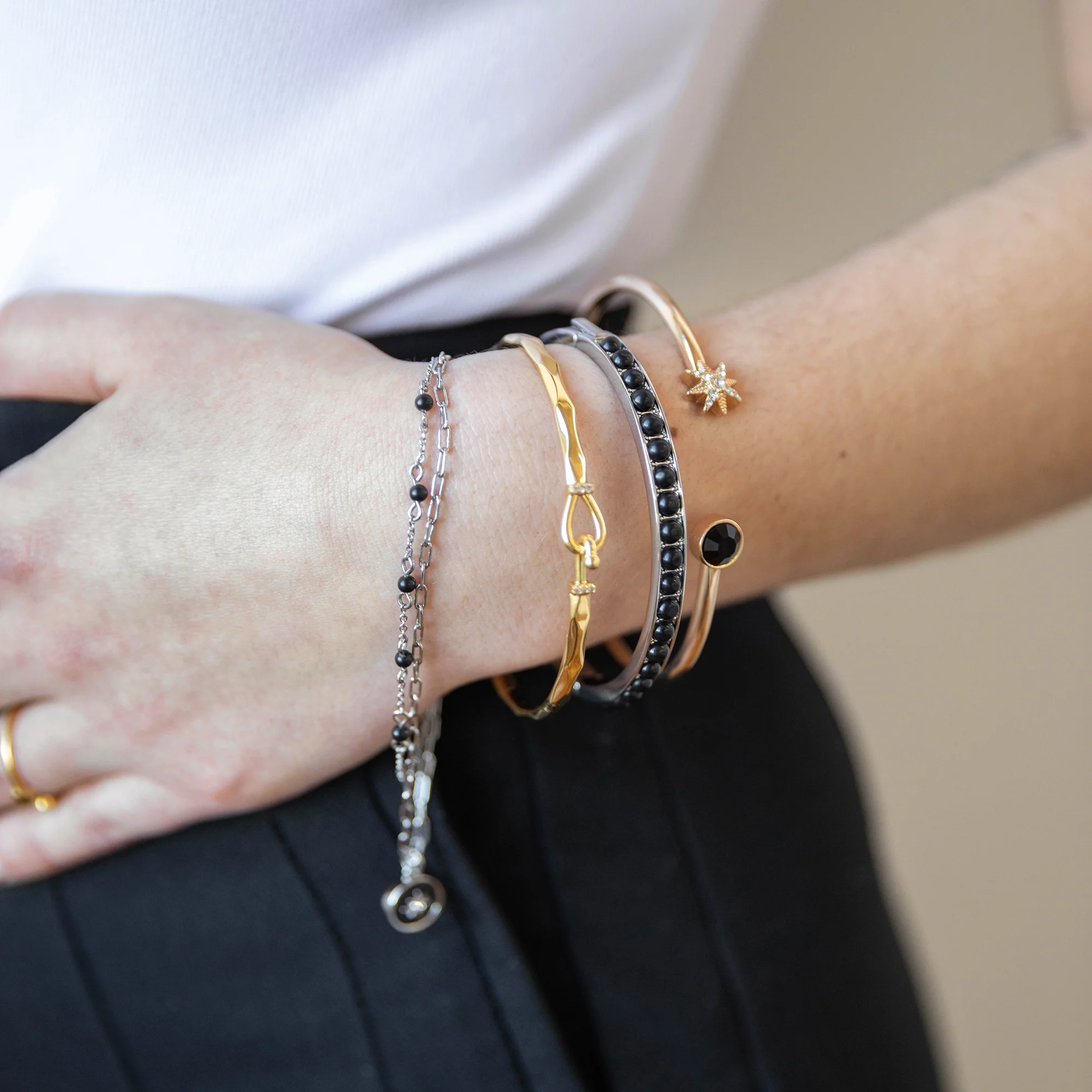 Gemstone Hinge Bangle, Reconstituted Onyx - Image 2