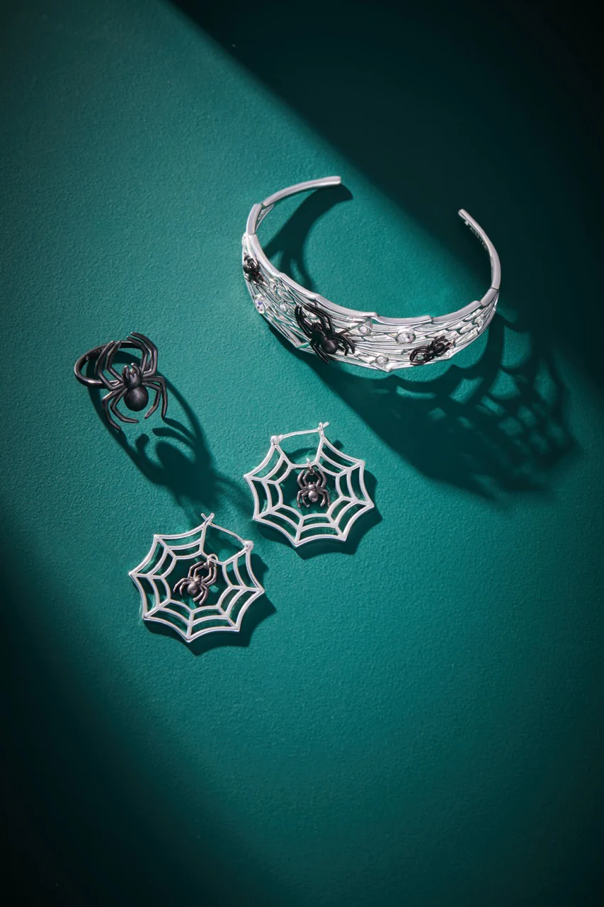 Glow in the Dark Spider Ring - Image 5