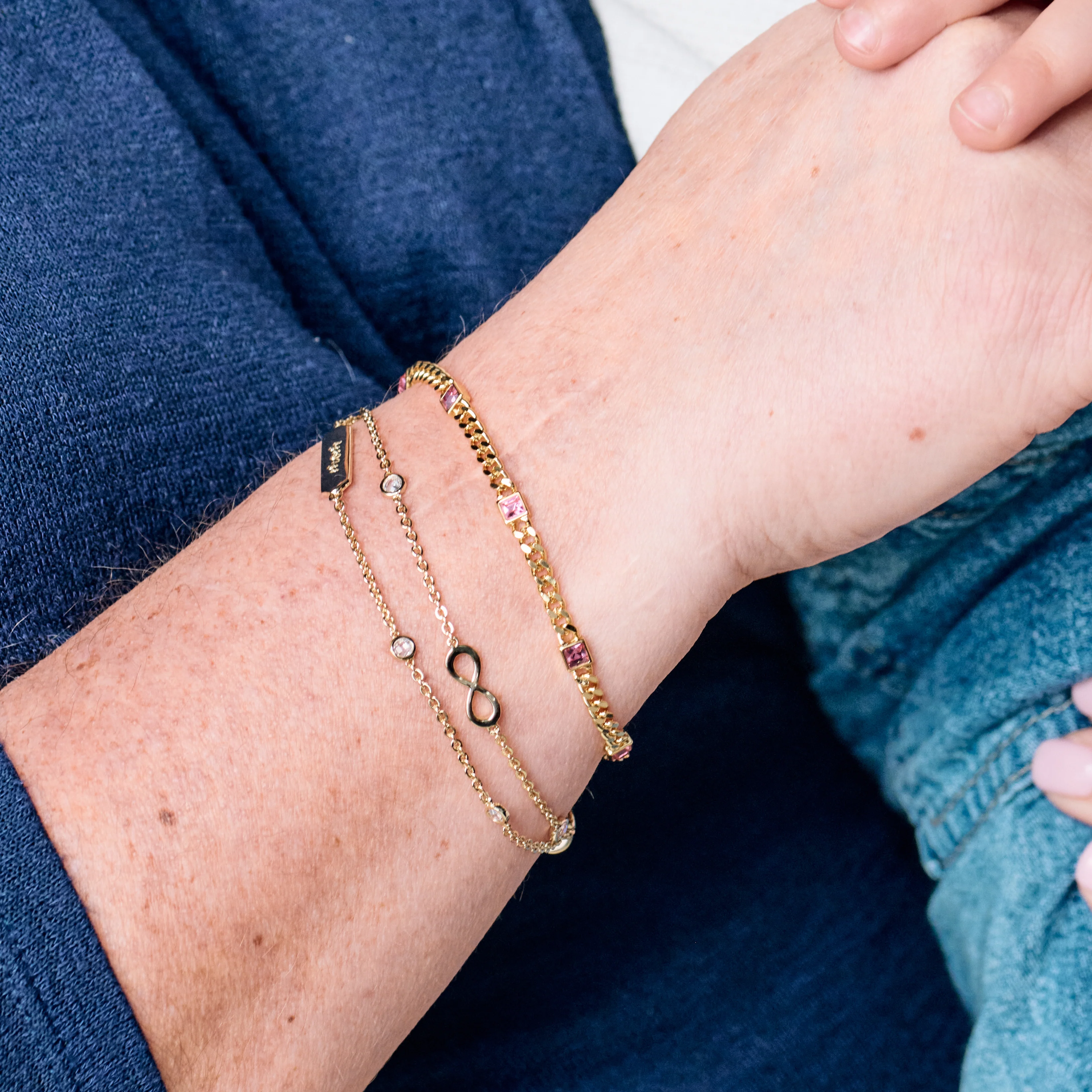Mom Infinity Chain Double Strand Bracelet - Image 4